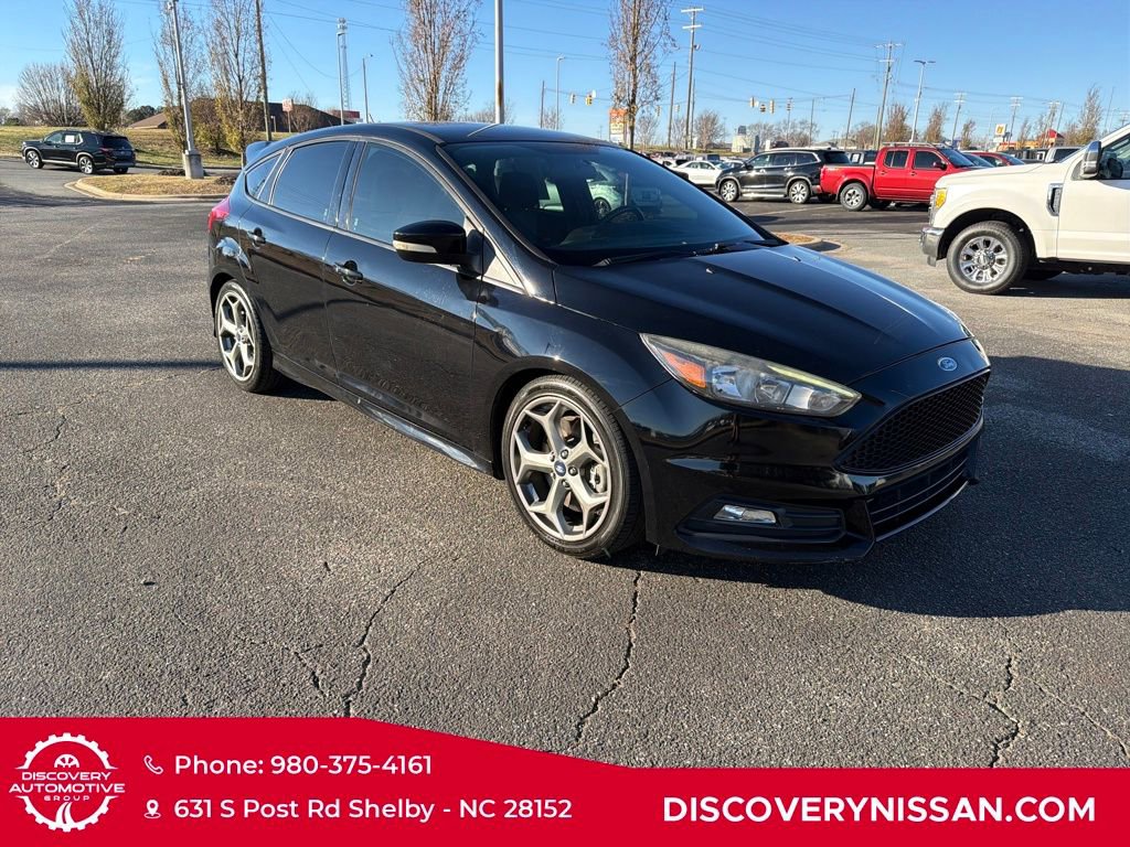 Used 2017 Ford Focus ST image 5