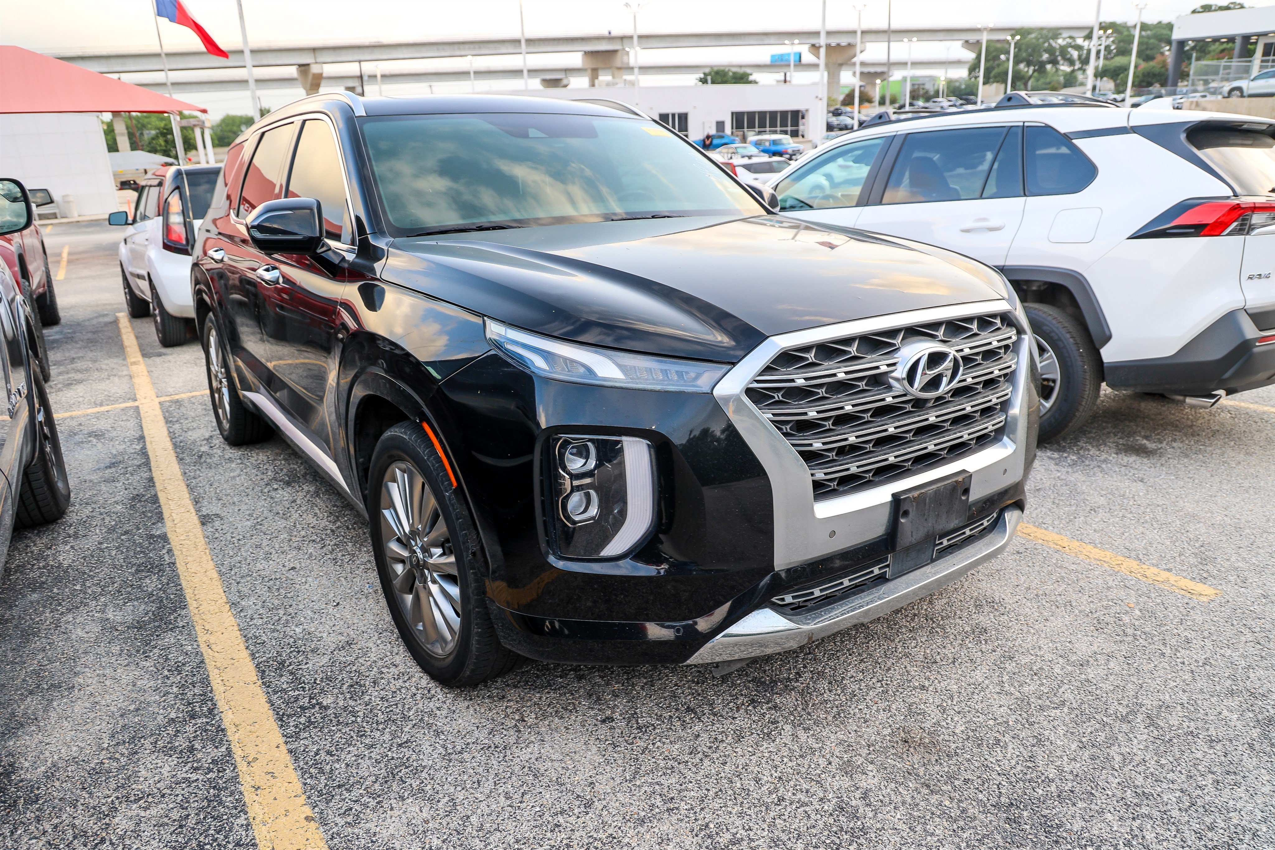 Used 2020 Hyundai Palisade Limited FWD image 6