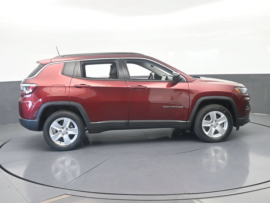 Used 2022 Jeep Compass Latitude AWD/4WD image 7