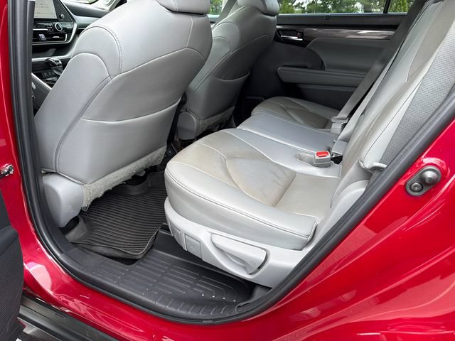 Used 2023 Toyota Highlander Limited FWD image 21