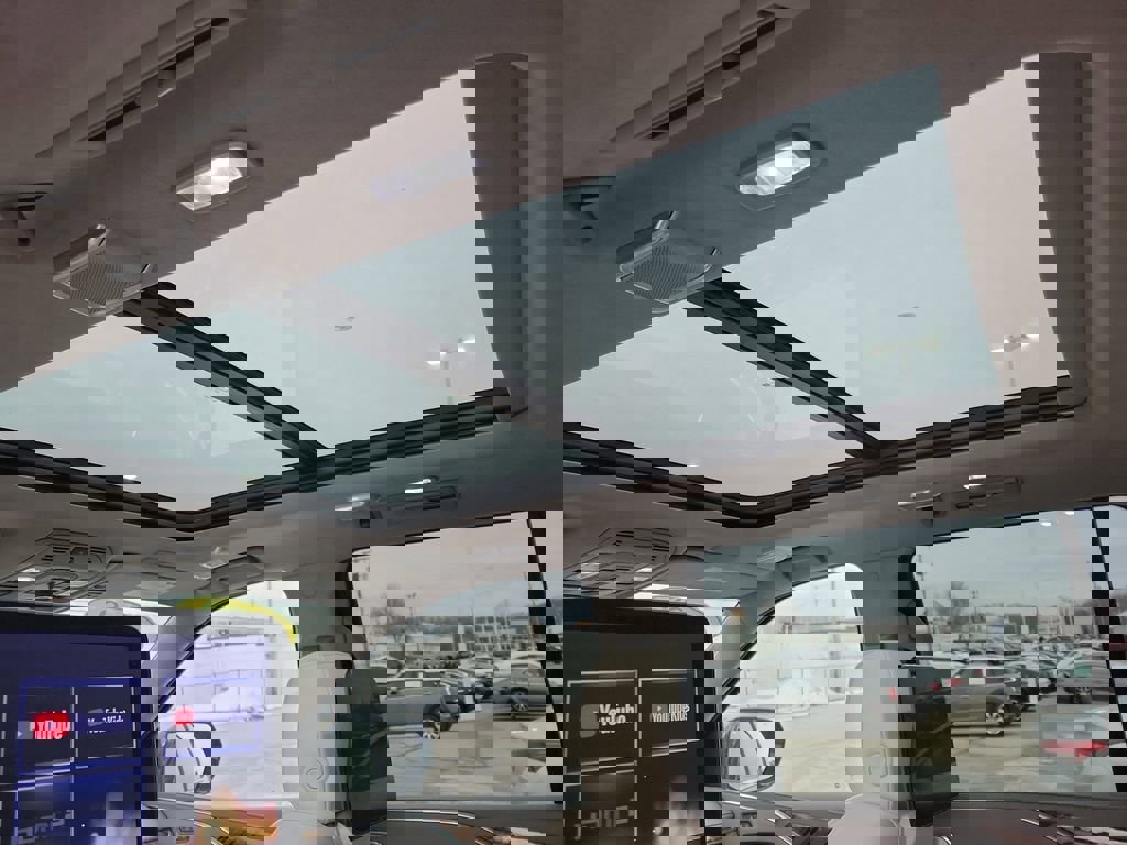 Certified 2022 Cadillac Escalade Premium Luxury Platinum image 19