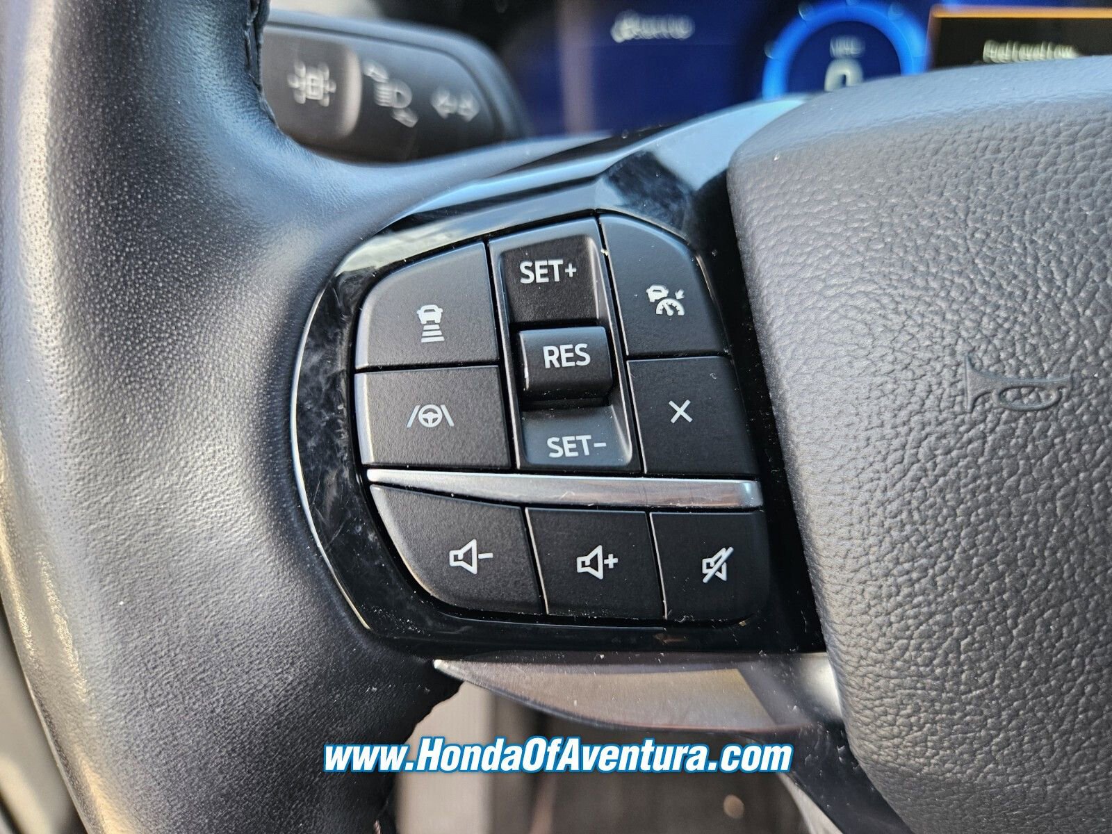 Used 2022 Ford Explorer Platinum w/ Technology Package image 24