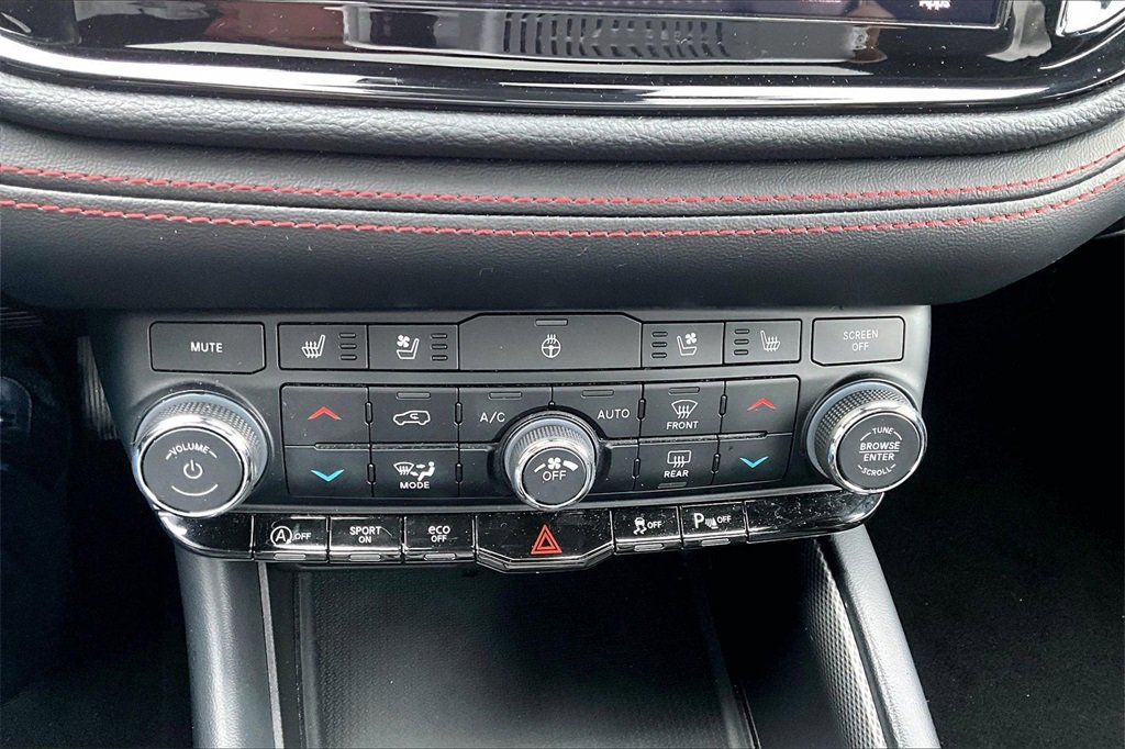 Used 2023 Dodge Durango GT image 32