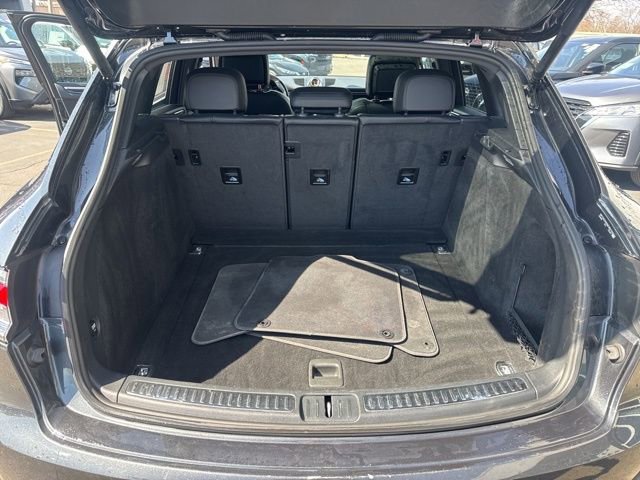 Used 2021 Porsche Macan image 23