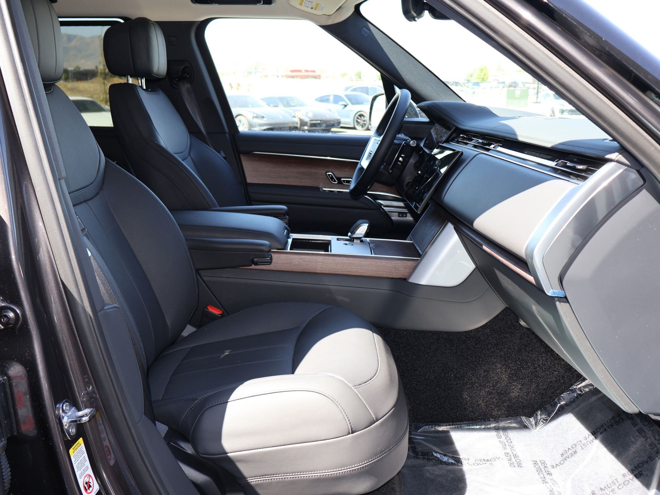 Used 2025 Land Rover Range Rover SE AWD/4WD image 33