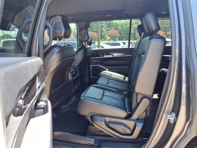 Used 2023 Jeep Wagoneer 4WD w/ Premium Group I image 16