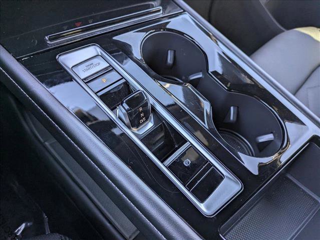 Used 2024 Volkswagen Atlas Cross Sport SE image 13