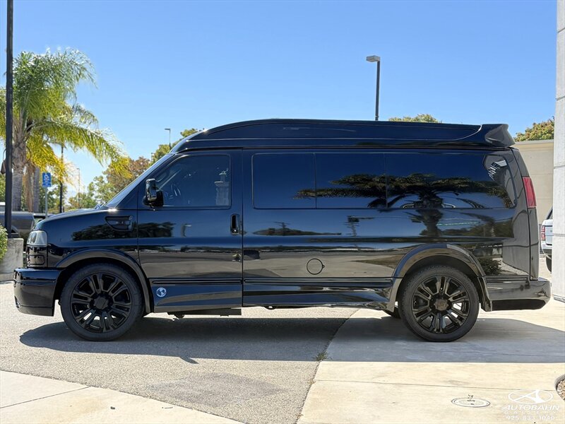Used 2017 GMC Savana 2500 RWD image 5