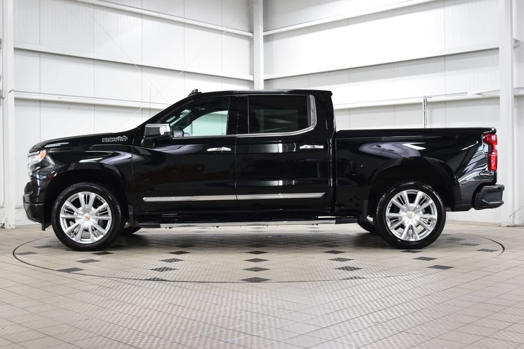 Used 2025 Chevrolet Silverado 1500 High Country w/ High Country Premium Package AWD/4WD image 4