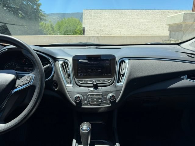 Used 2020 Chevrolet Malibu LT FWD image 14
