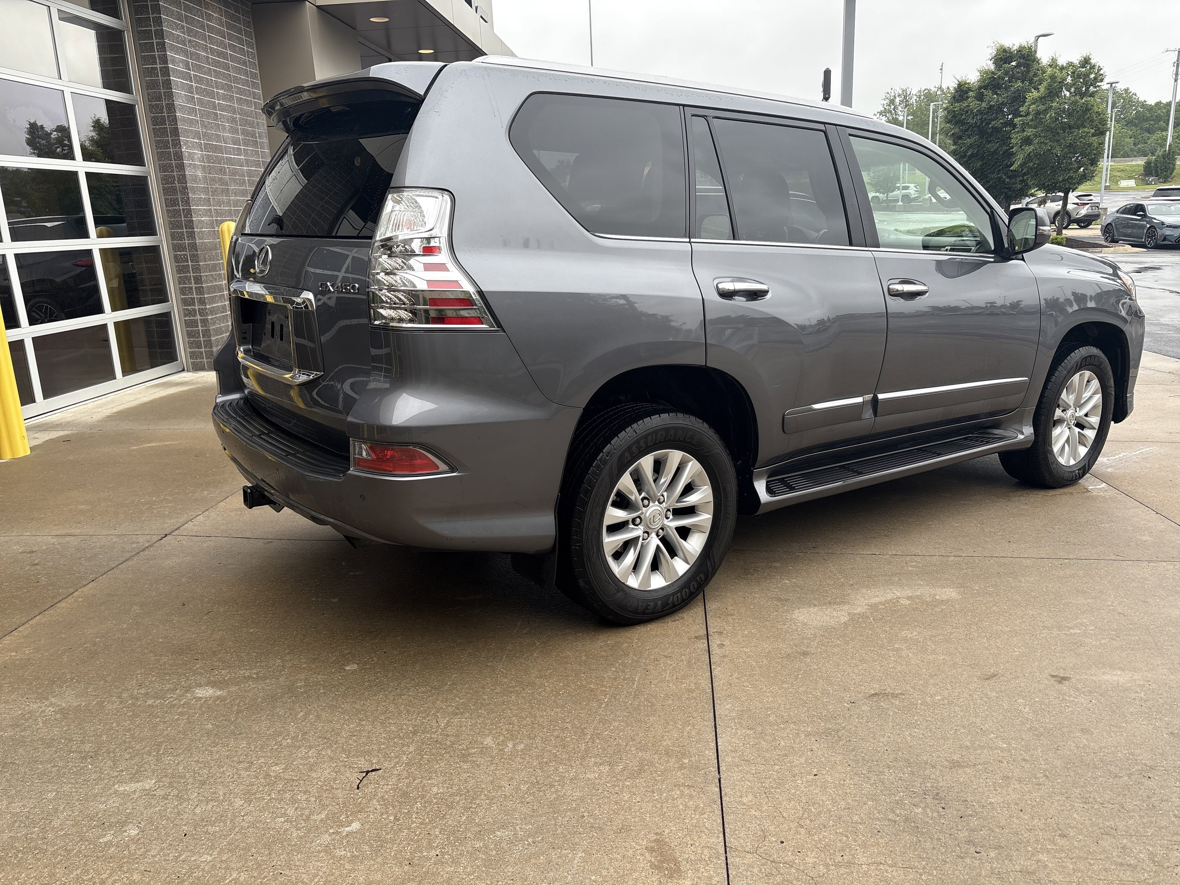 Used 2016 Lexus GX 460 w/ Premium Package AWD/4WD image 10