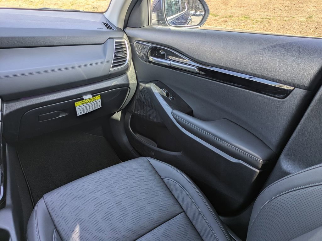 Used 2025 Kia Seltos EX image 17