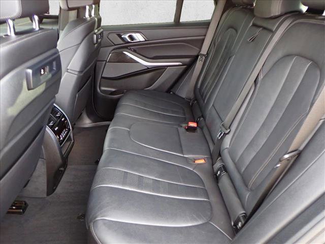 Used 2021 BMW X5 M50i image 11