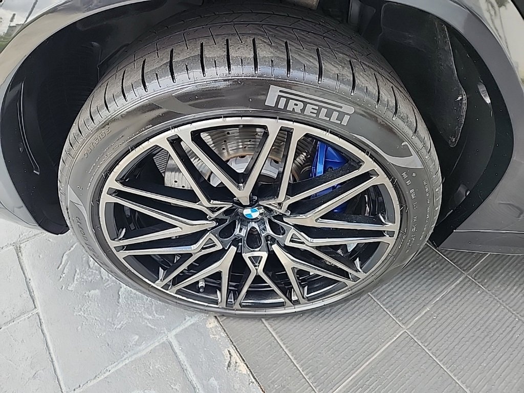 Used 2020 BMW X6 M Competition w/ Executive Package image 7