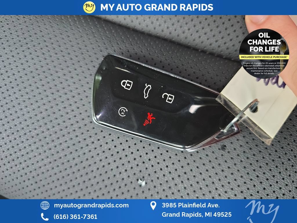 Used 2025 Volkswagen Atlas SE AWD/4WD image 44