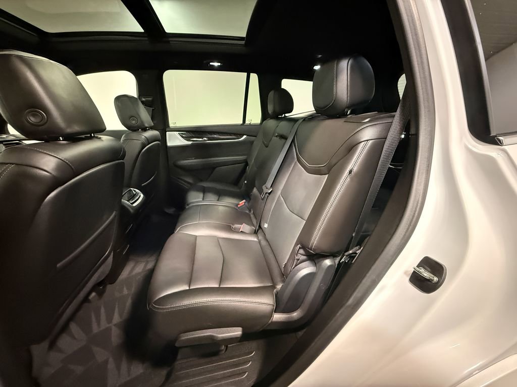 Used 2023 Cadillac XT6 Premium Luxury image 8