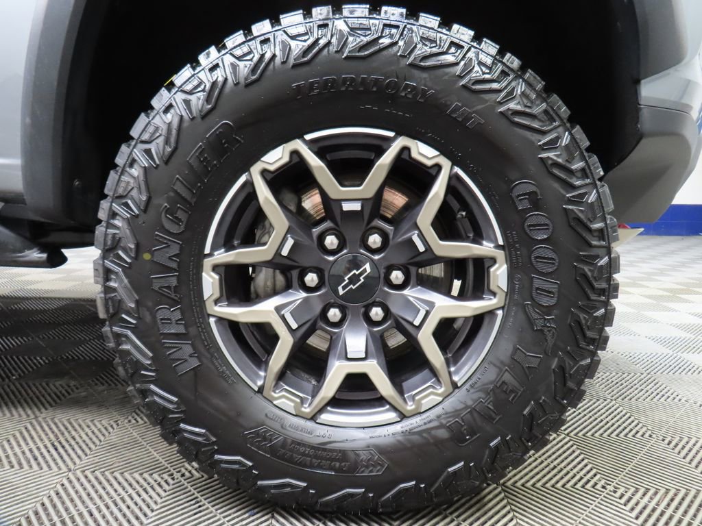 Used 2026 Chevrolet Colorado ZR2 w/ Technology Package AWD/4WD image 10