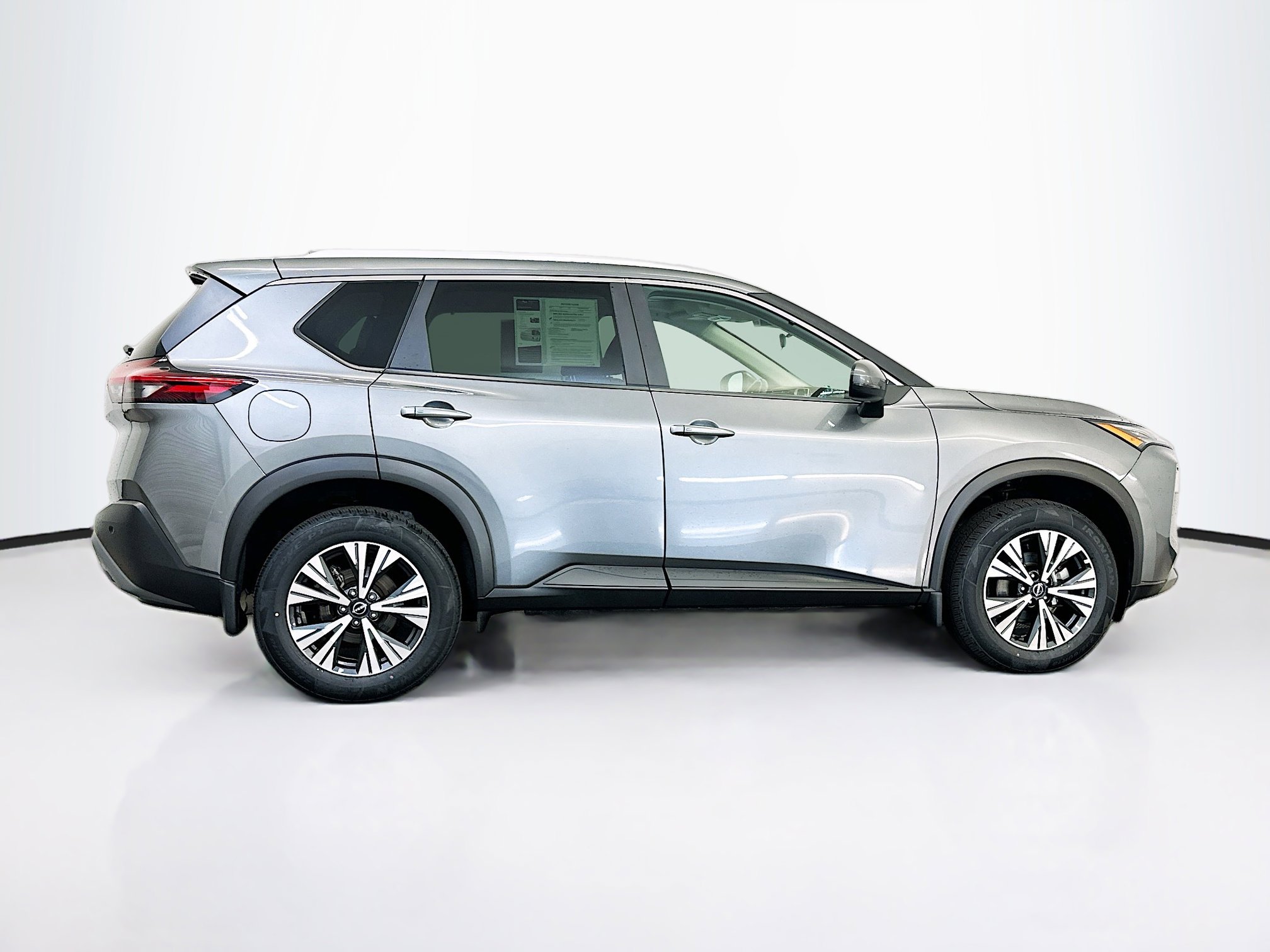 Used 2023 Nissan Rogue SV w/ SV Premium Package image 10
