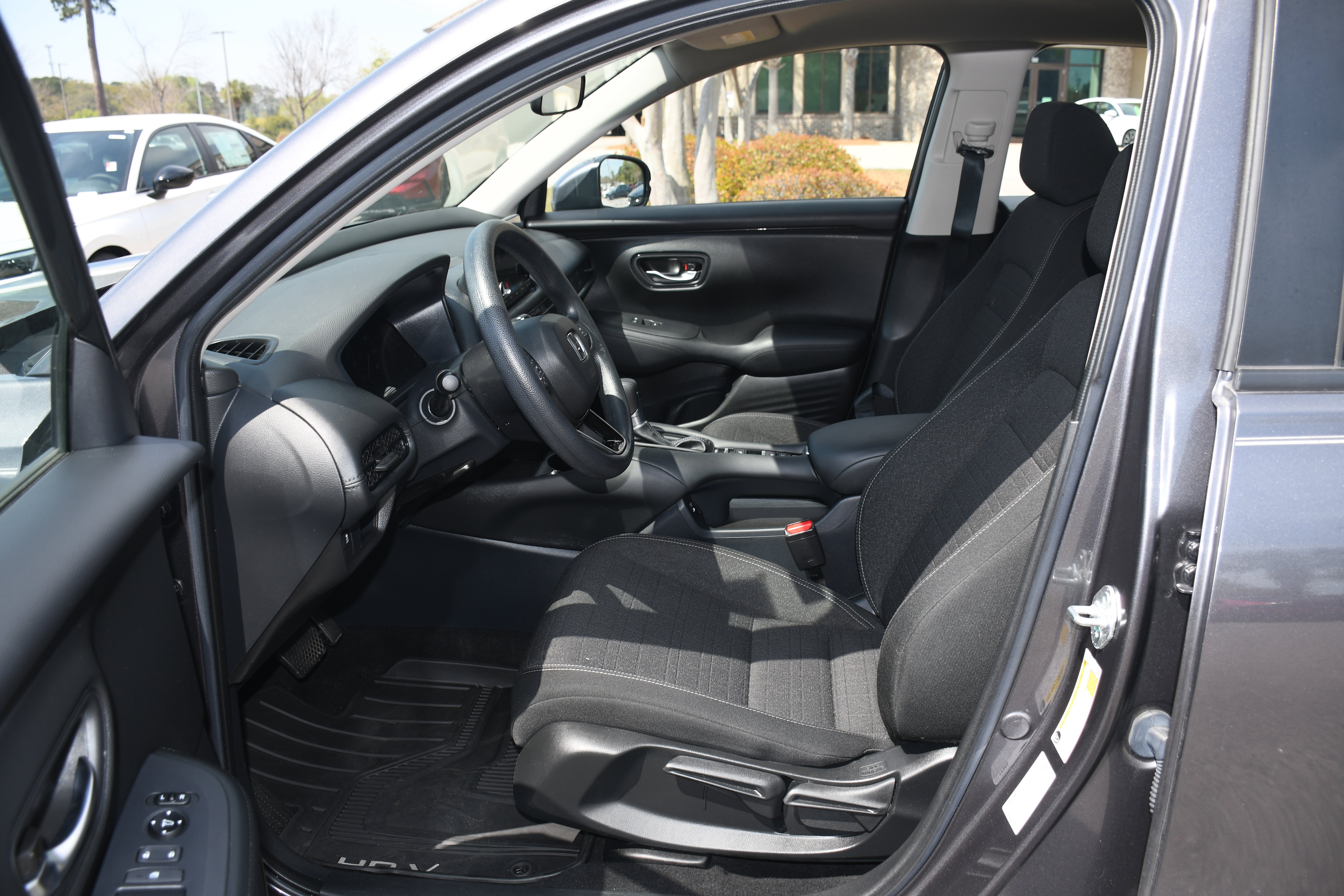 Used 2024 Honda HR-V LX image 7