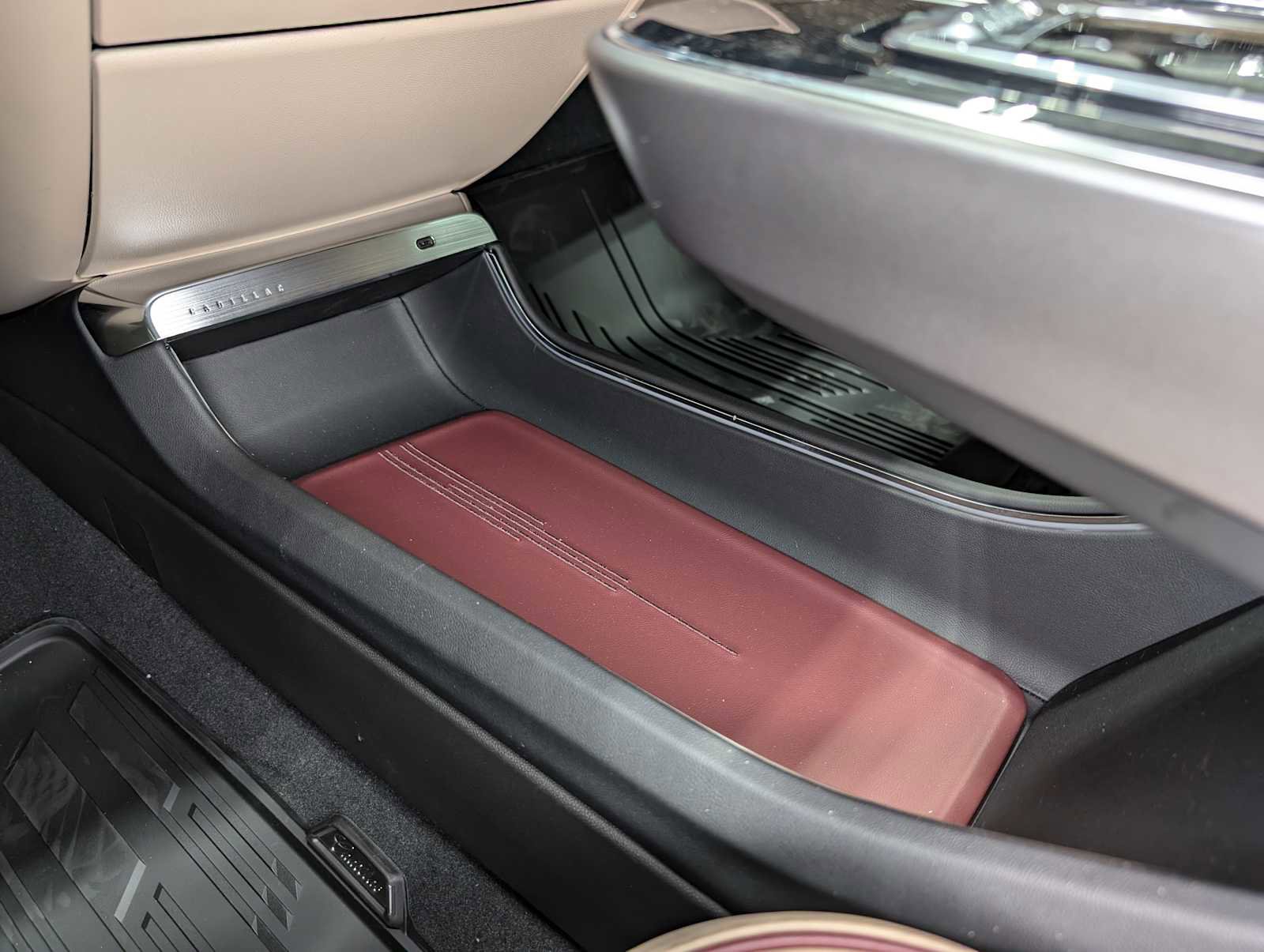 New 2026 Cadillac Lyriq V image 29