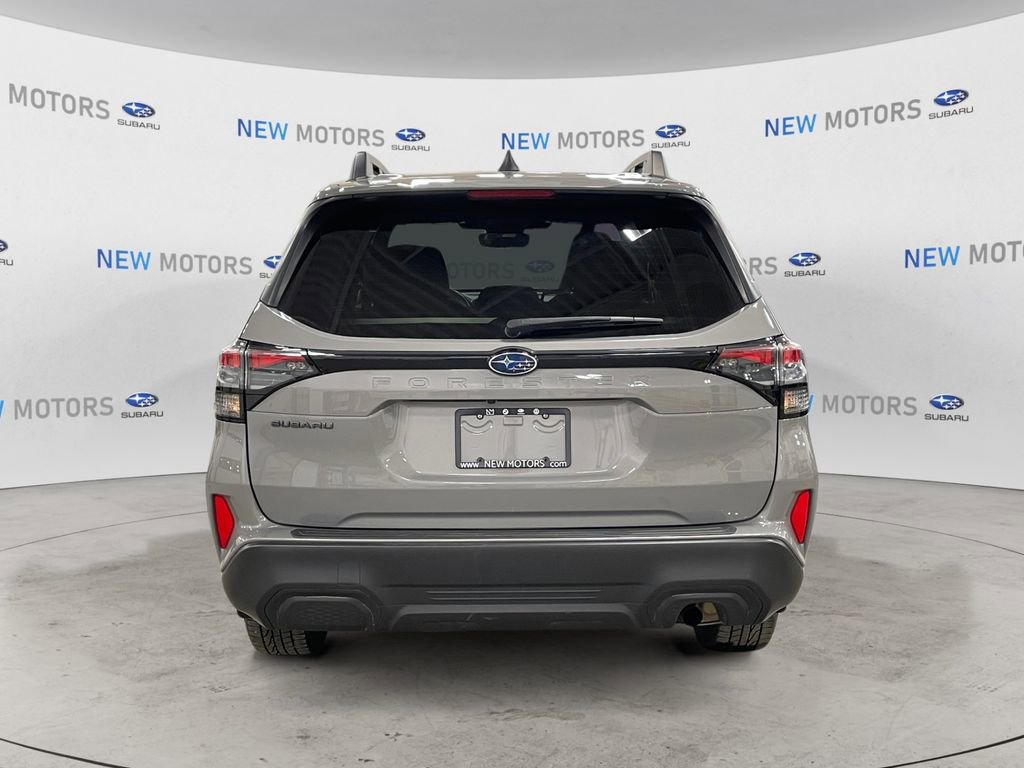 Used 2025 Subaru Forester Premium AWD/4WD image 4