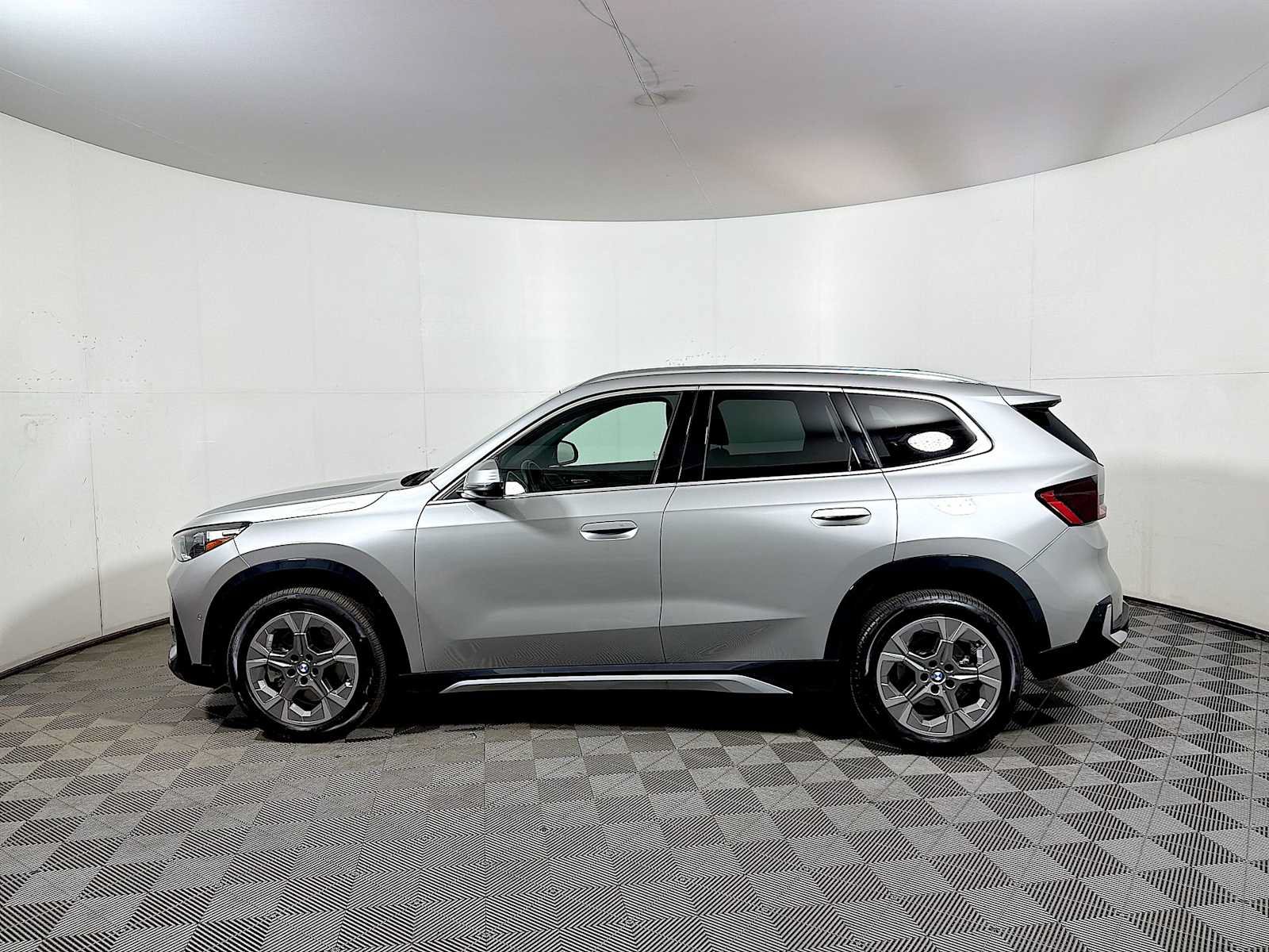 Used 2026 BMW X1 xDrive28i w/ Technology Package AWD/4WD image 4