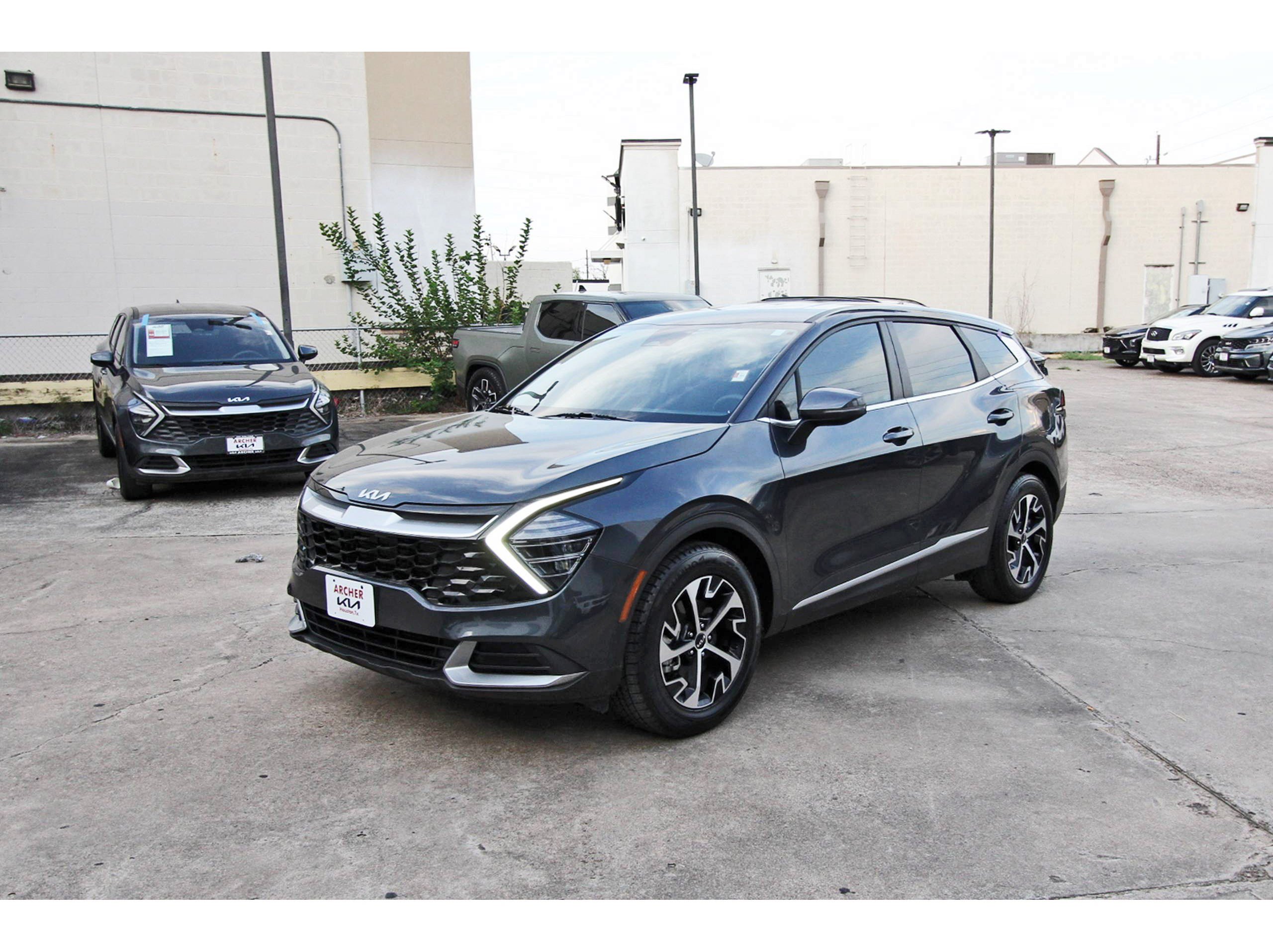 Certified 2024 Kia Sportage EX FWD image 3