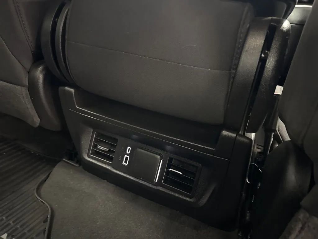 Used 2025 Chevrolet Silverado 2500 LT w/ Convenience Package image 18