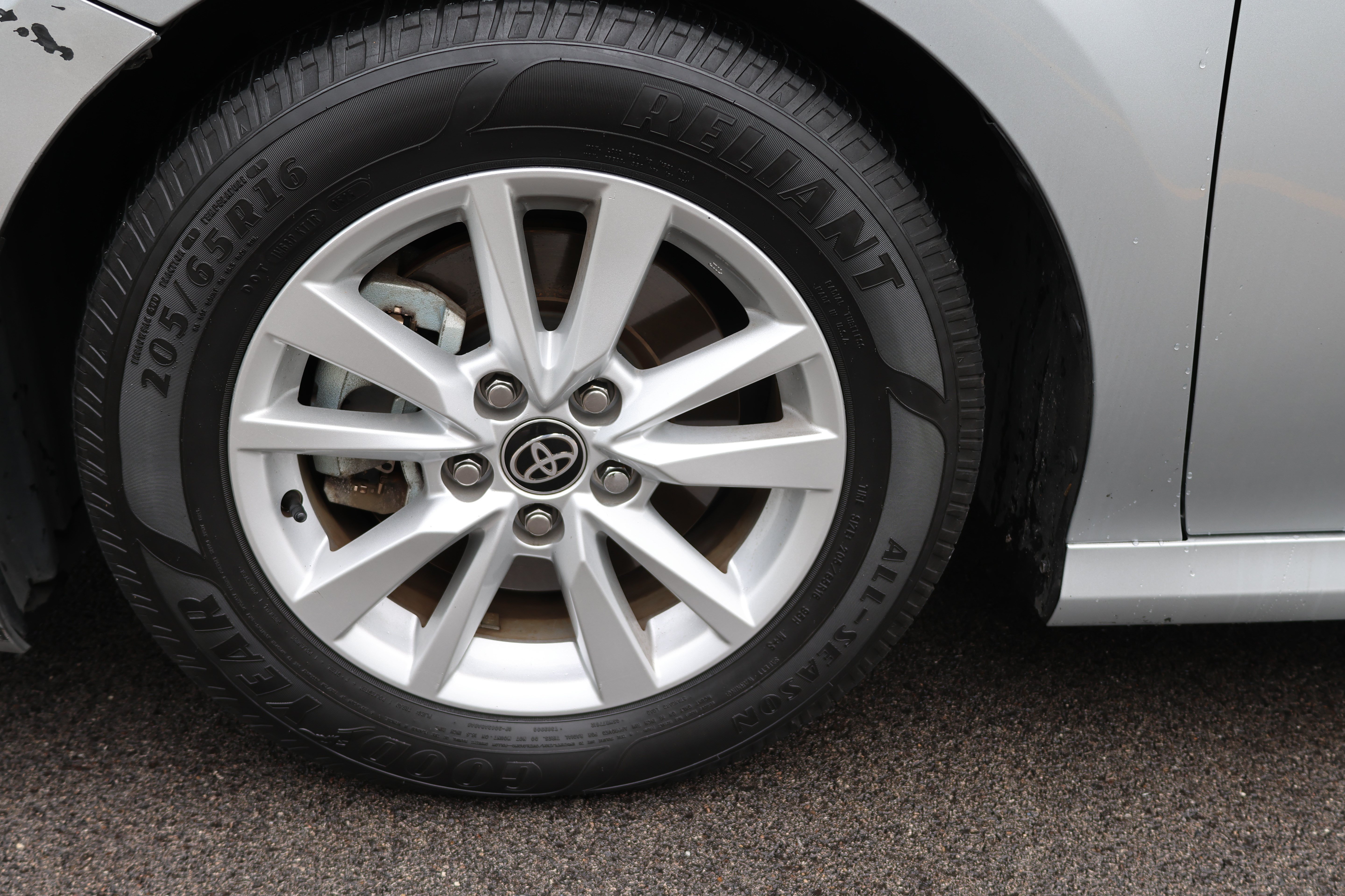 Used 2025 Toyota Camry LE FWD image 9