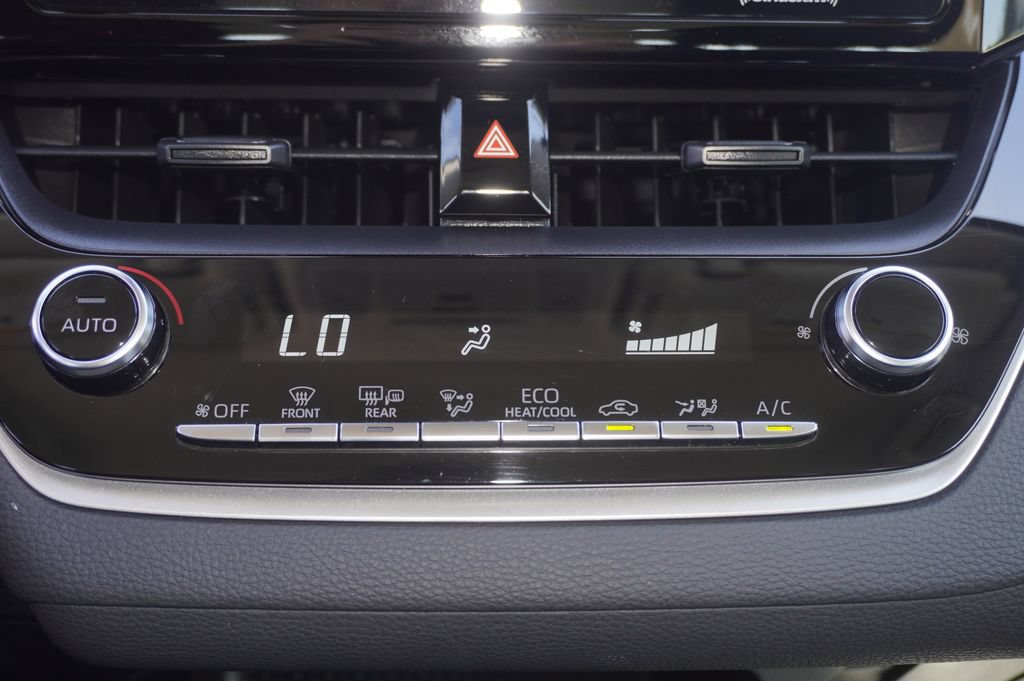 Certified 2022 Toyota Corolla LE FWD image 15