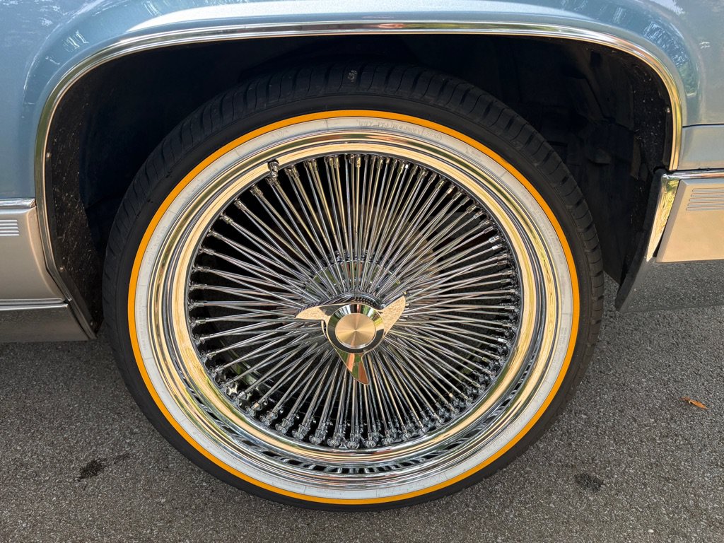 Used 1992 Cadillac Brougham RWD image 32