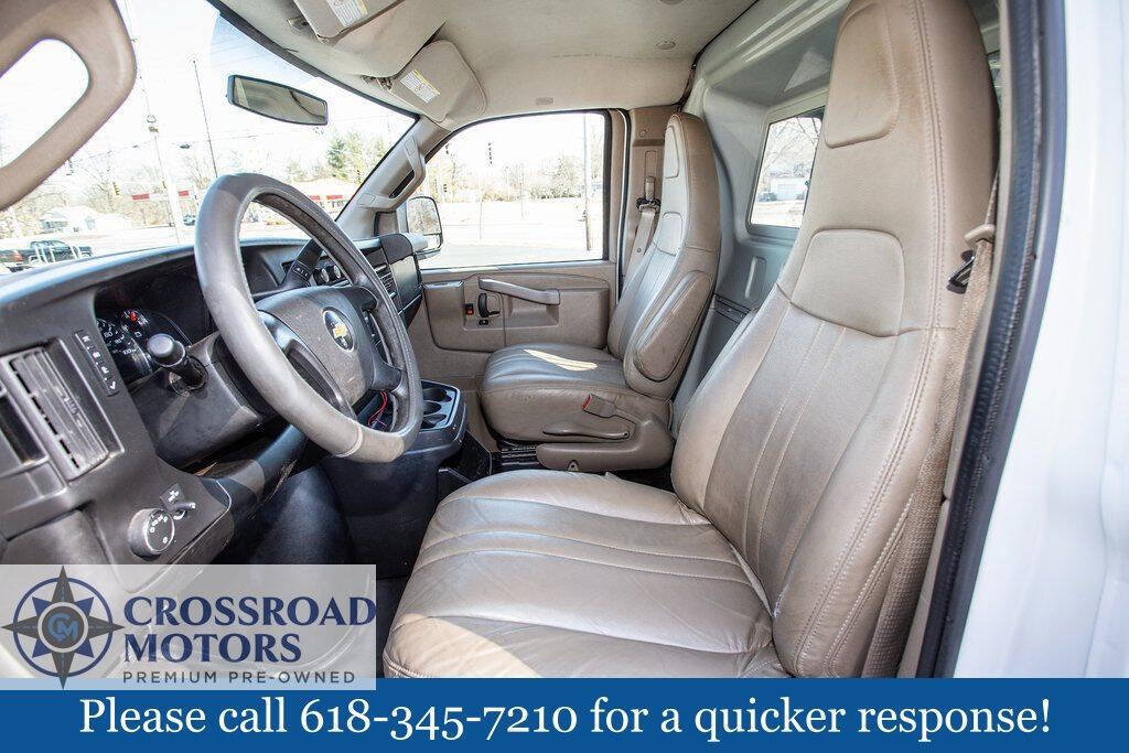 Used 2016 Chevrolet Express 2500 RWD image 16