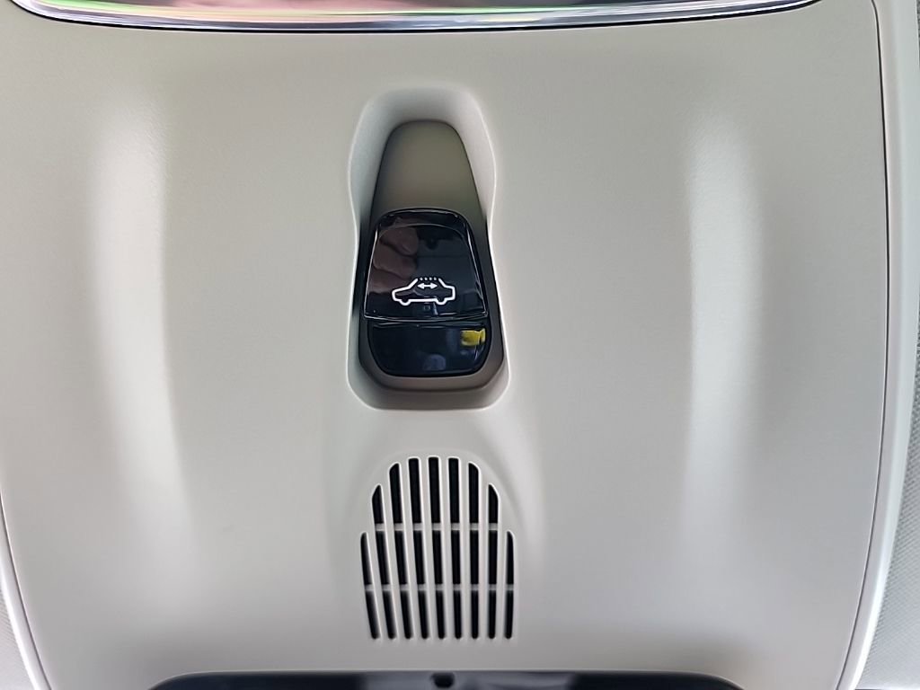 Used 2021 Volvo XC60 T5 Momentum w/ Climate Package image 29