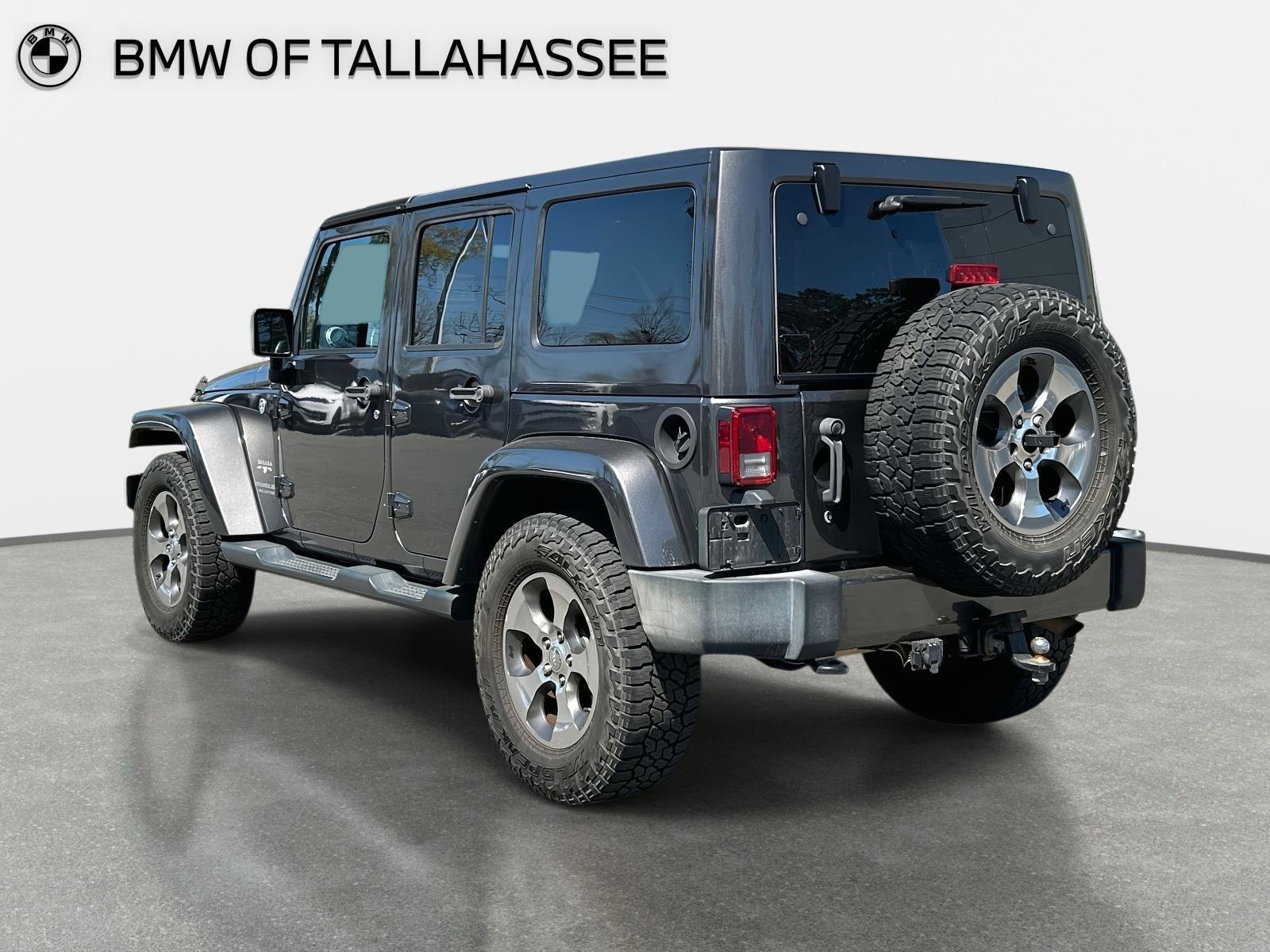 Used 2017 Jeep Wrangler Unlimited Sahara w/ Connectivity Group image 7
