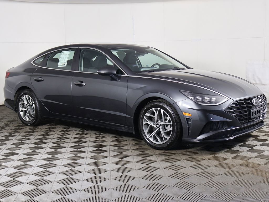 Used 2023 Hyundai Sonata SEL w/ Convenience Package FWD image 2