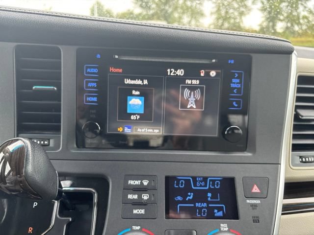 Used 2017 Toyota Sienna XLE FWD image 22