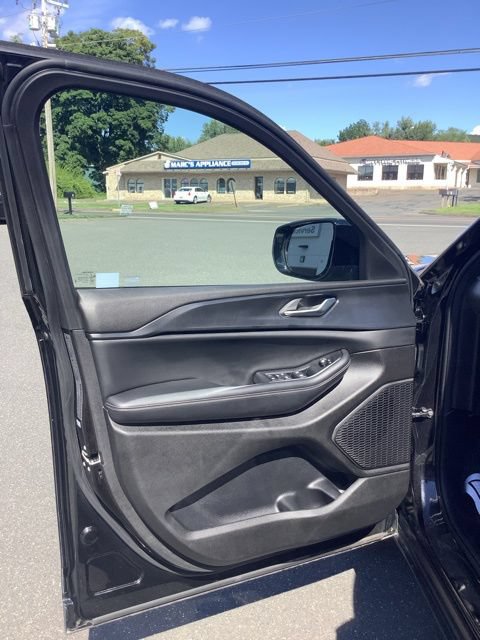 Used 2023 Jeep Grand Cherokee Altitude AWD/4WD image 21