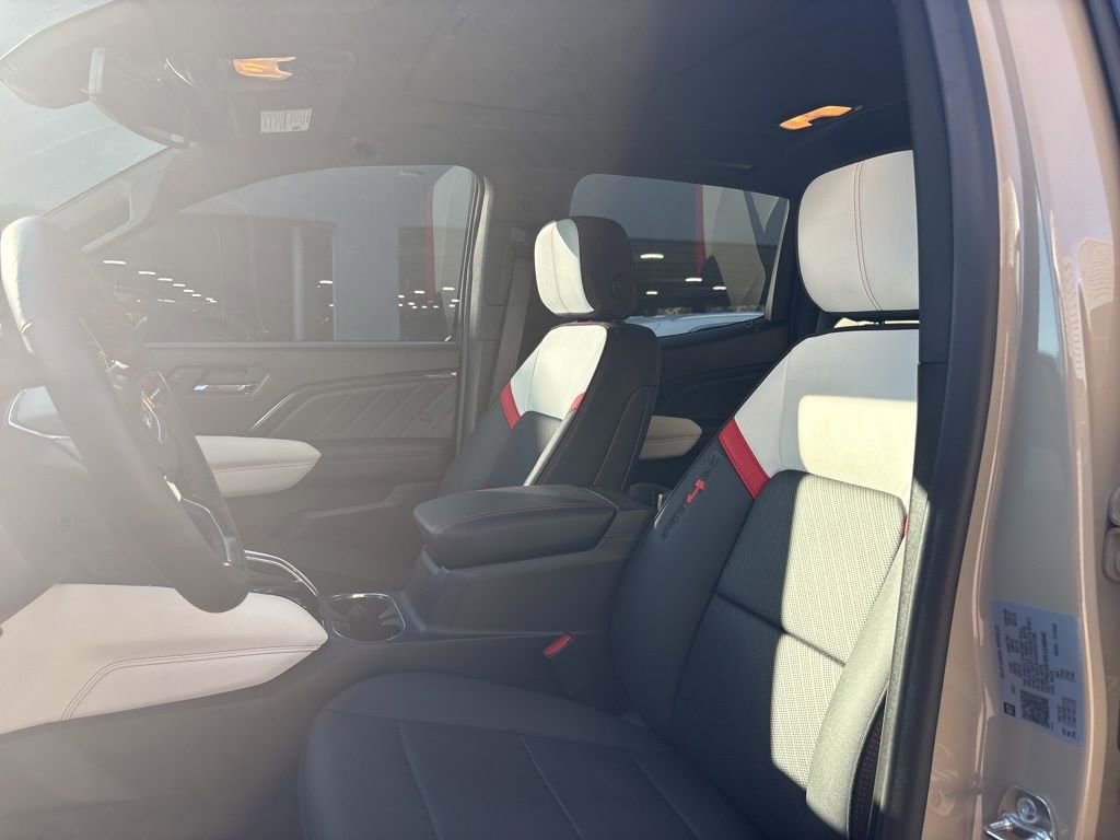 Used 2024 GMC Canyon AT4X image 13