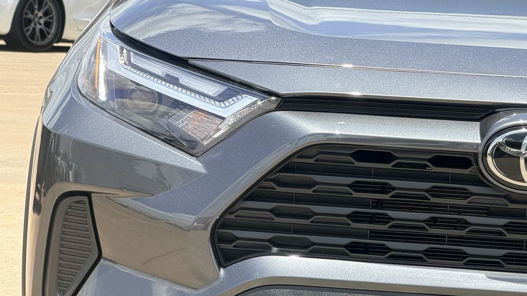 Used 2025 Toyota RAV4 XLE FWD image 4