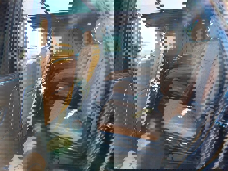 Used 2022 Cadillac Escalade Premium Luxury w/ LPO, Radiant Package image 21