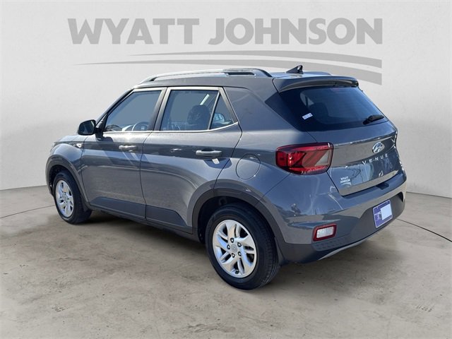 Used 2020 Hyundai Venue SEL image 3