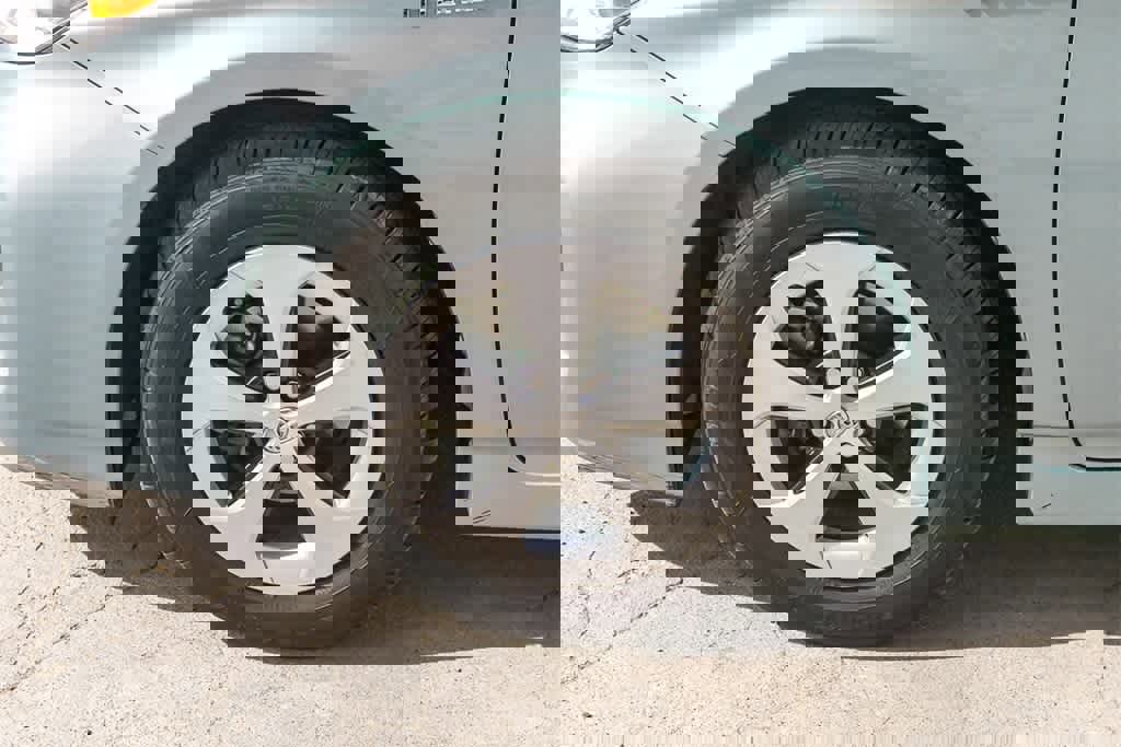 Used 2012 Toyota Prius Four w/ Deluxe Solar Roof Pkg image 5