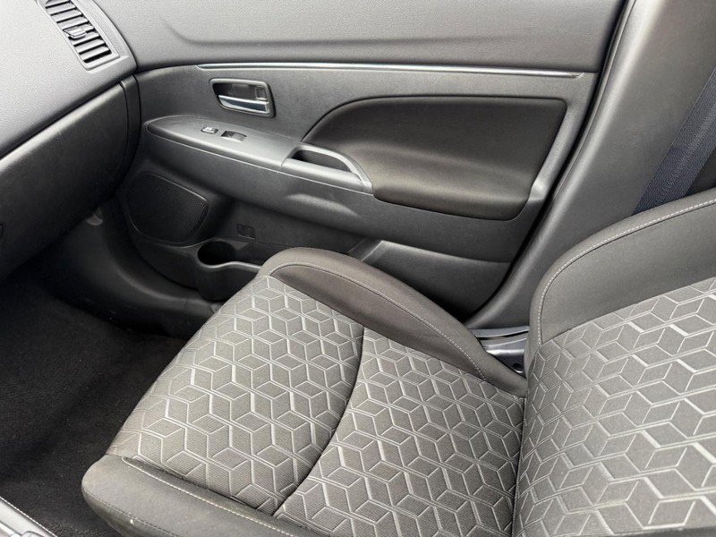 Used 2023 Mitsubishi Outlander Sport ES image 19