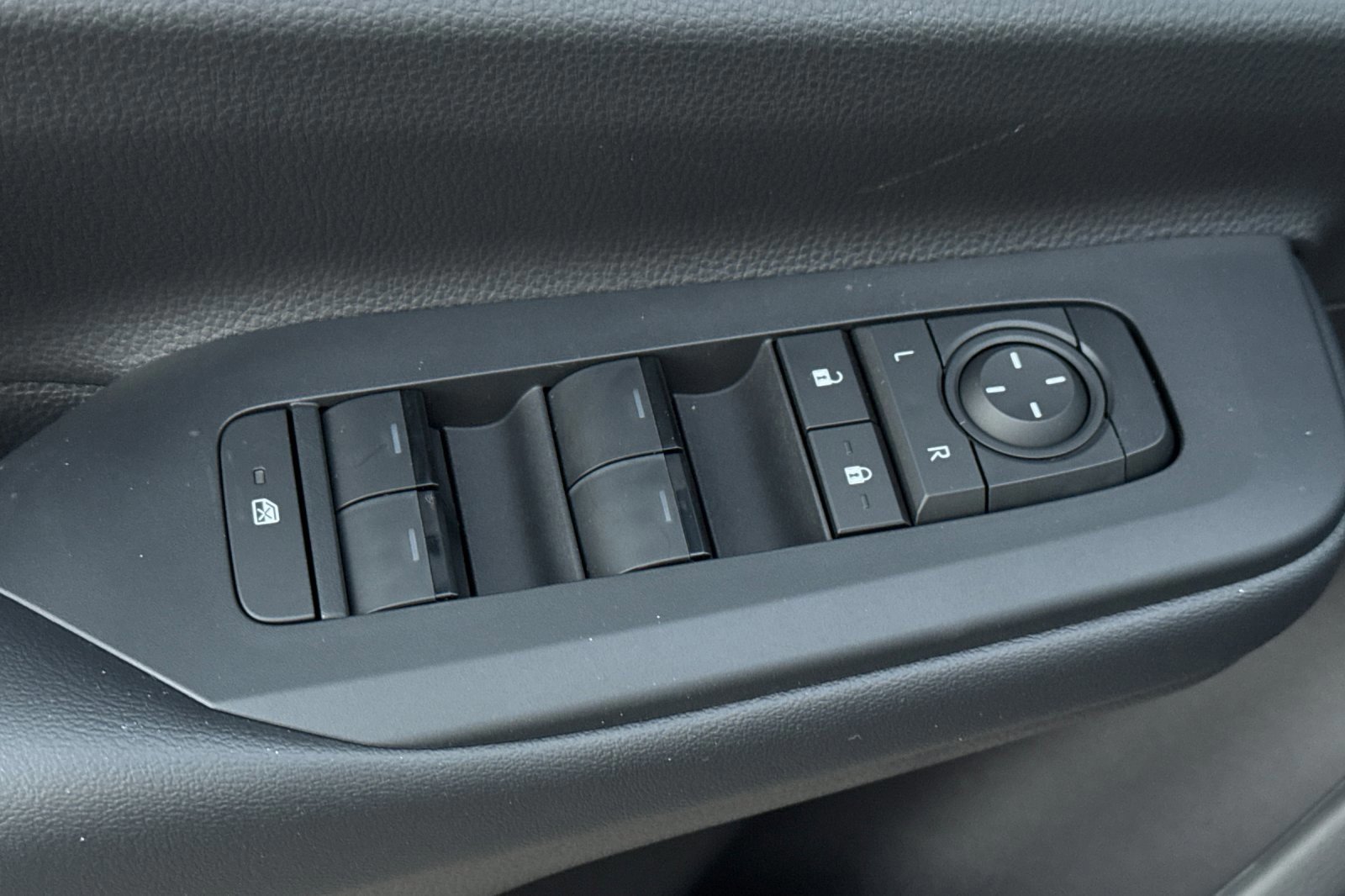 New 2026 Toyota Prius Plug-In Hybrid image 12