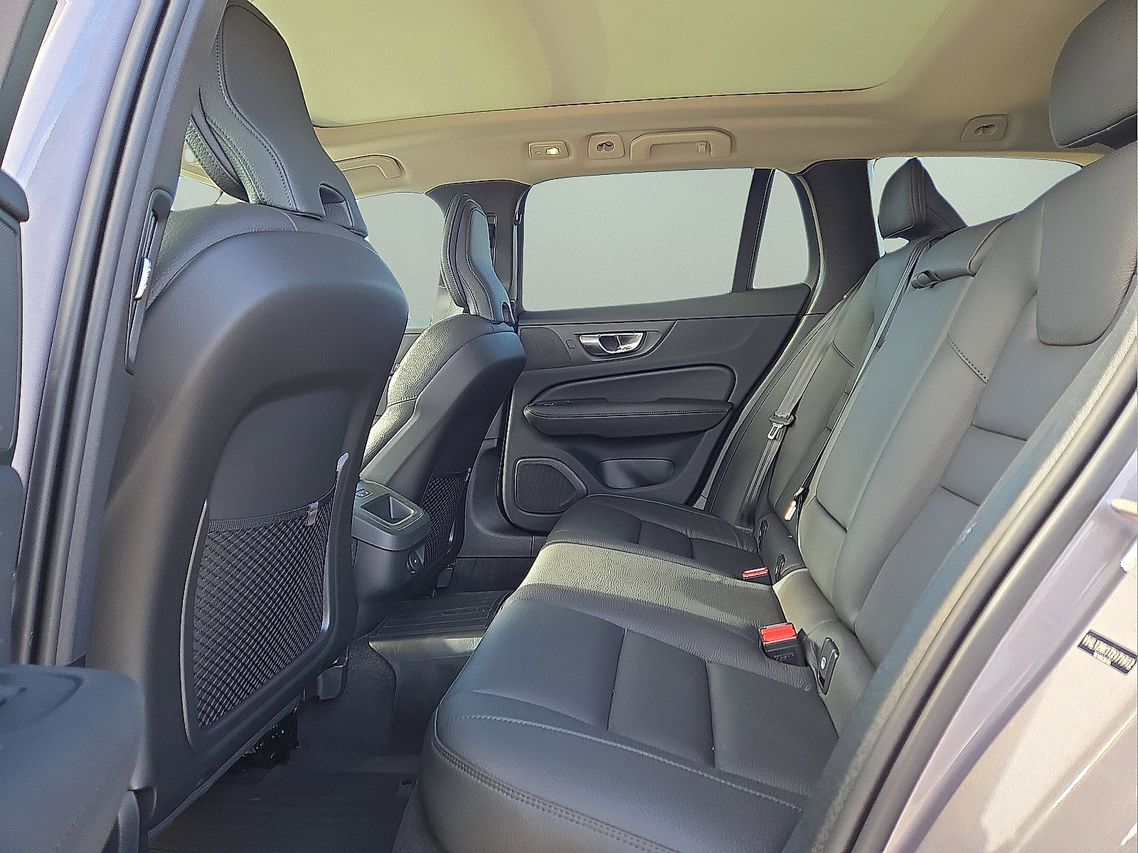 New 2026 Volvo V60 B5 Cross Country Plus w/ Protection Package Premier AWD/4WD image 15