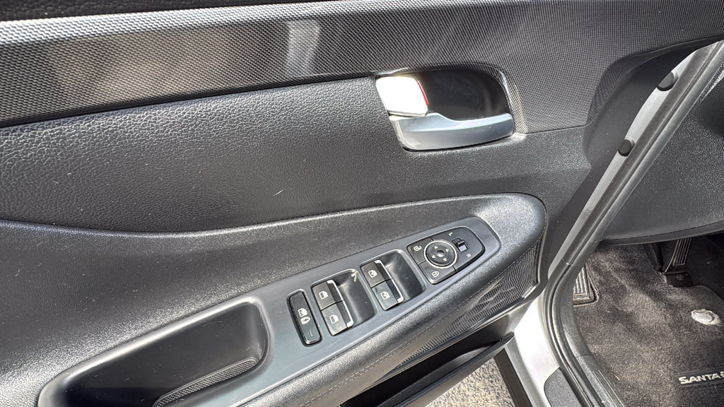Used 2023 Hyundai Santa Fe SEL AWD/4WD image 11