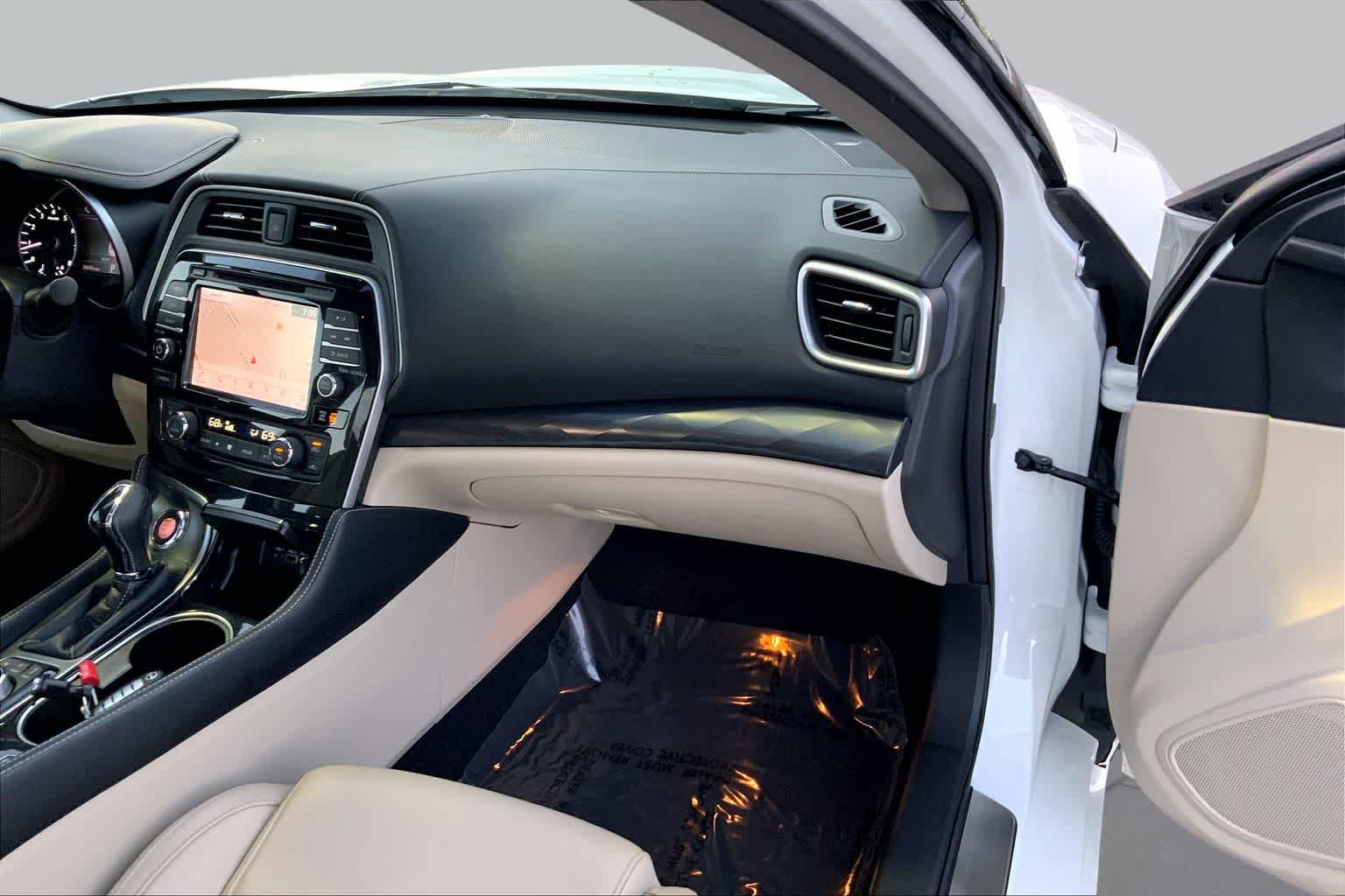 Used 2023 Nissan Maxima Platinum w/ Sport Mat Group FWD image 19