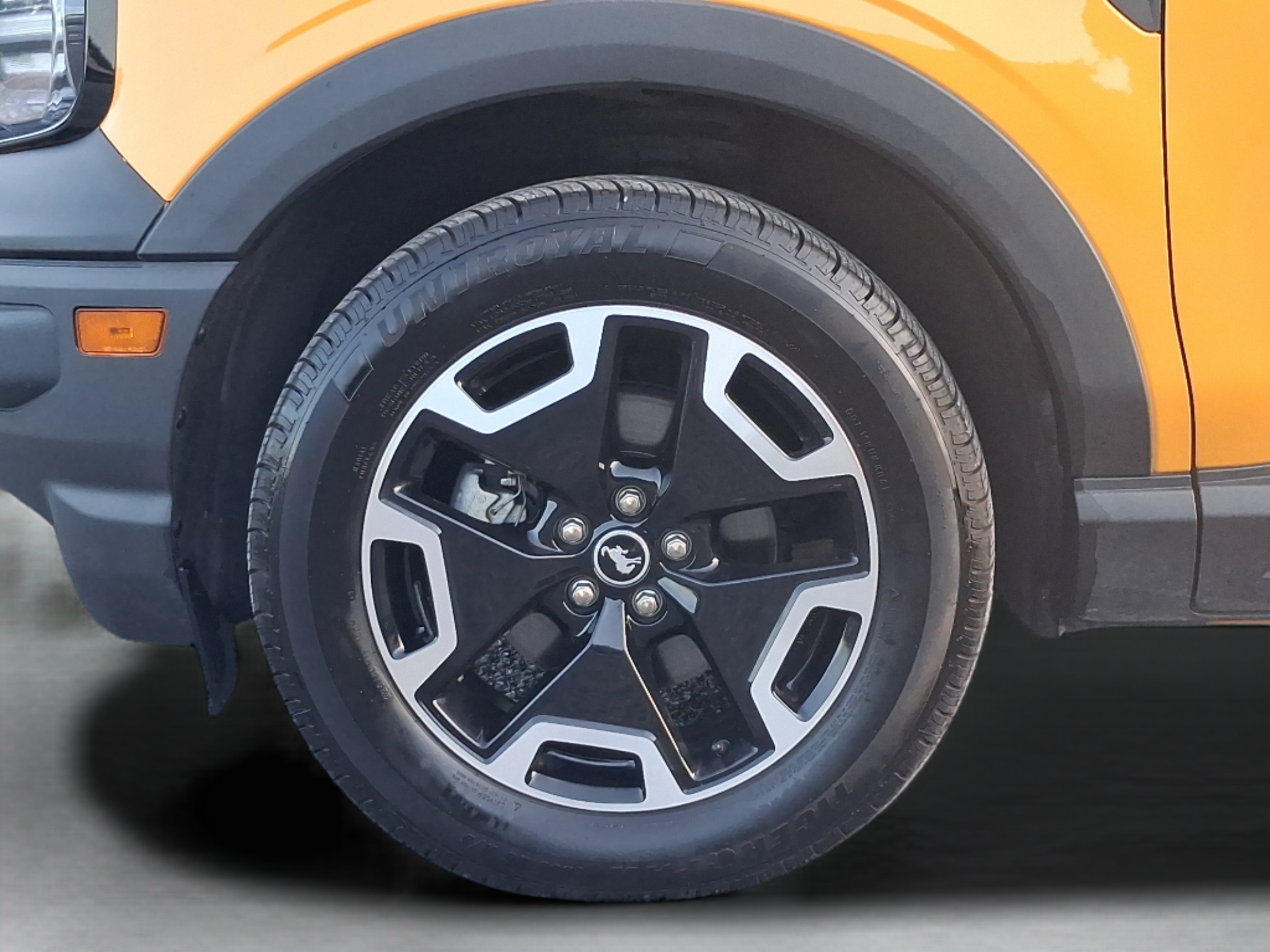 Used 2022 Ford Bronco Sport Outer Banks w/ Tech Package AWD/4WD image 9