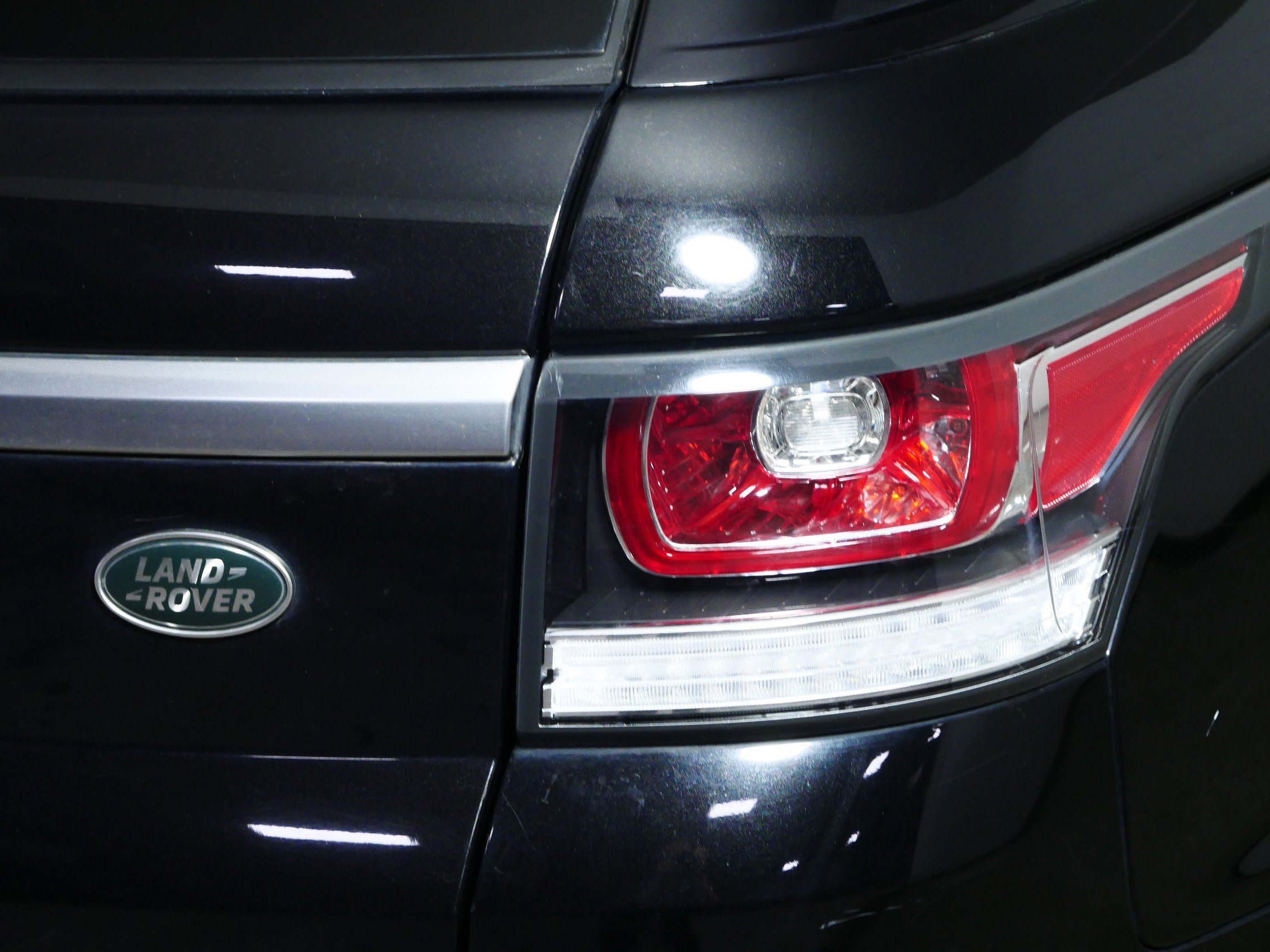 Used 2014 Land Rover Range Rover Sport Supercharged image 17