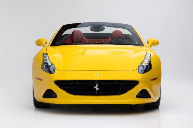 Used 2016 Ferrari California T image 5